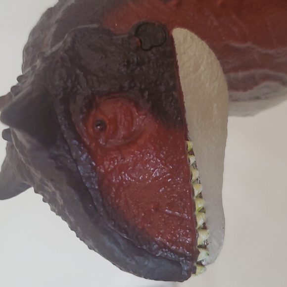 Jurassic World Fallen  Kingdom Carnotaurus with Virtual Scan Stamp Large - Picture 1 of 16
